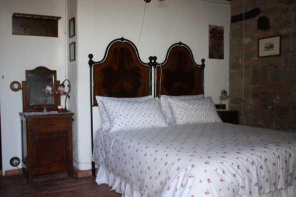 Hostal La Buca Castello di Serravalle Exterior foto