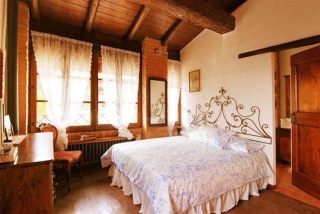 Hostal La Buca Castello di Serravalle Exterior foto