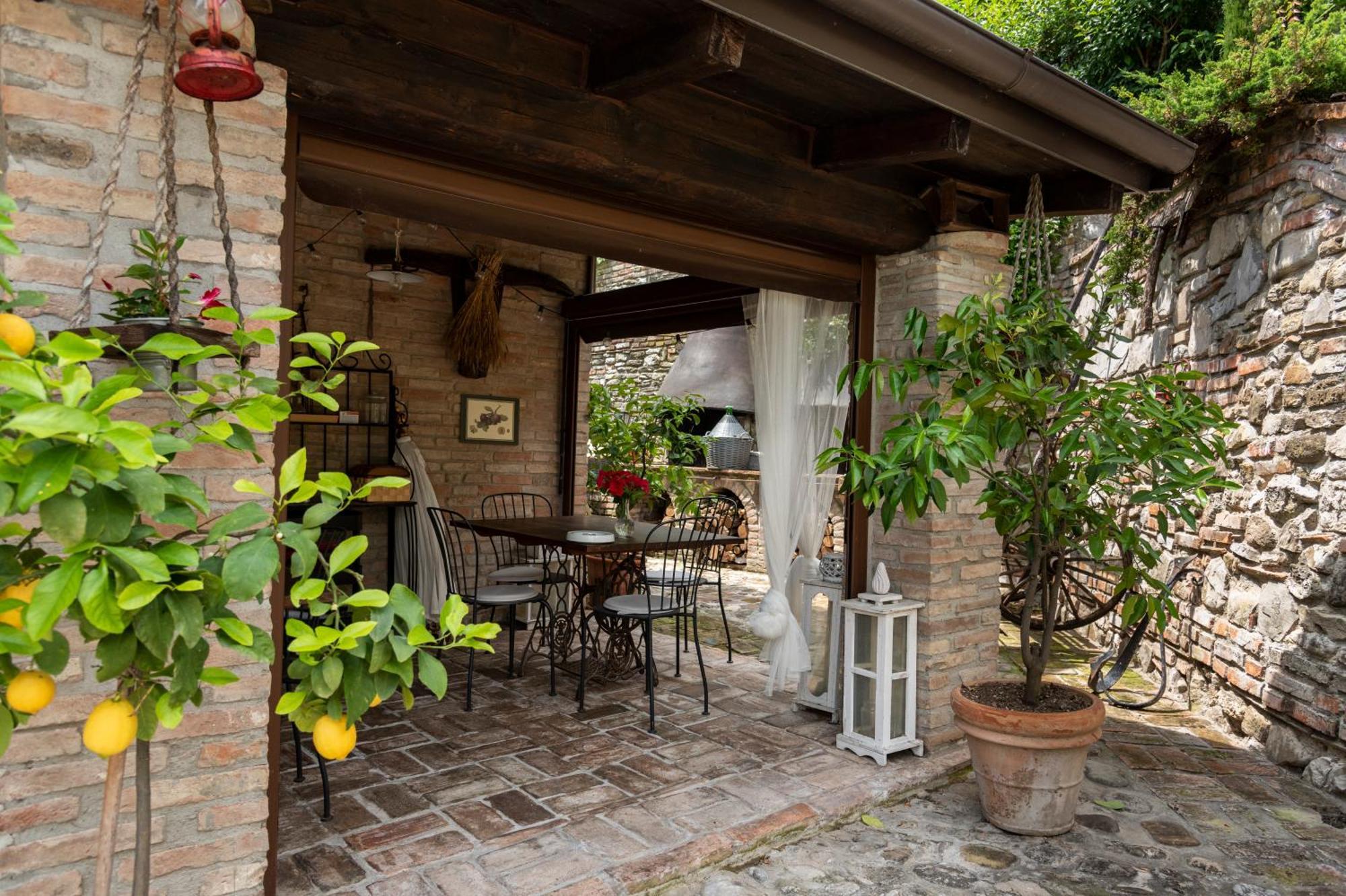Hostal La Buca Castello di Serravalle Exterior foto