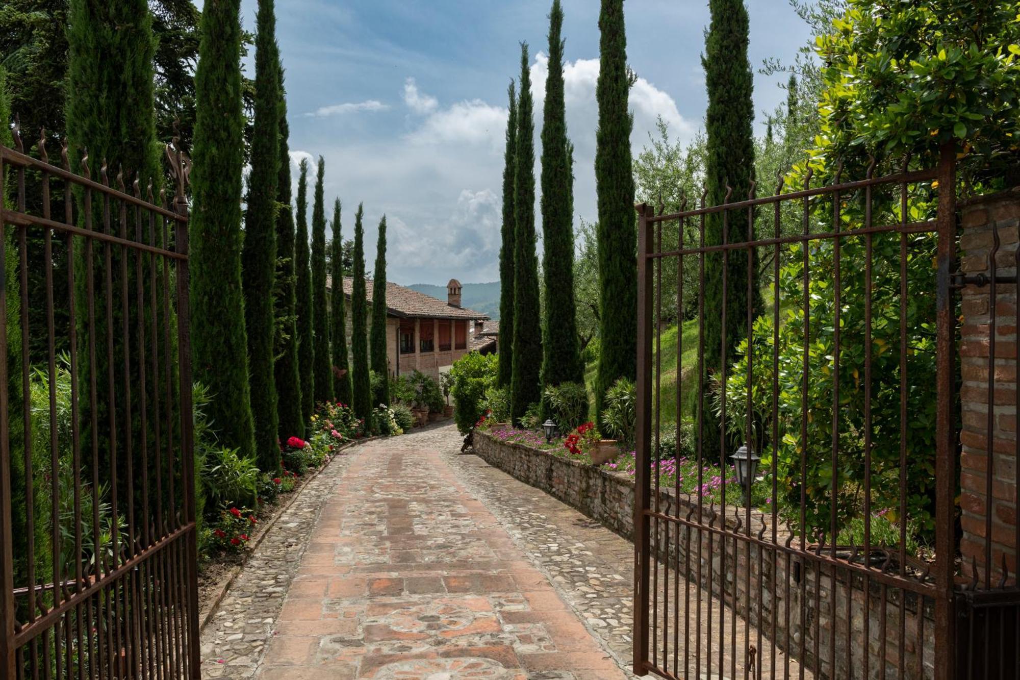 Hostal La Buca Castello di Serravalle Exterior foto